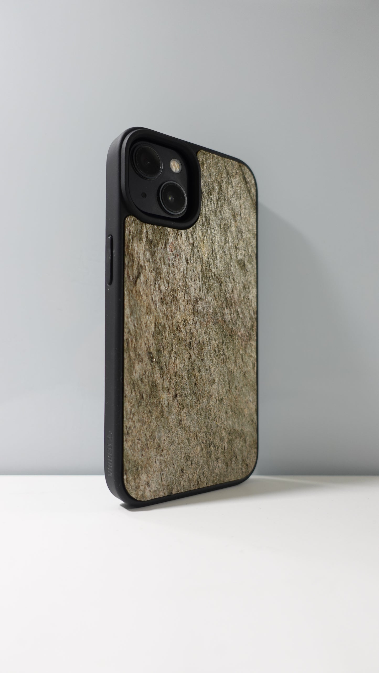 Stone Case - Auro (MagSafe)